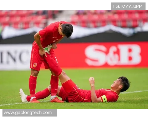 香港足球明星队辉煌战绩回顾与精彩瞬间盘点 香港足球明星队辉煌战绩回顾与精彩瞬间盘点