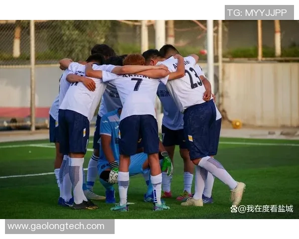 中外足球明星对抗赛激情碰撞展现足球魅力与友谊的盛宴 中外足球明星对抗赛激情碰撞展现足球魅力与友谊的盛宴